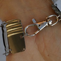 Upcycling Schmuck: Unser erstes Armband selbstgemacht aus einer alten Blechdose